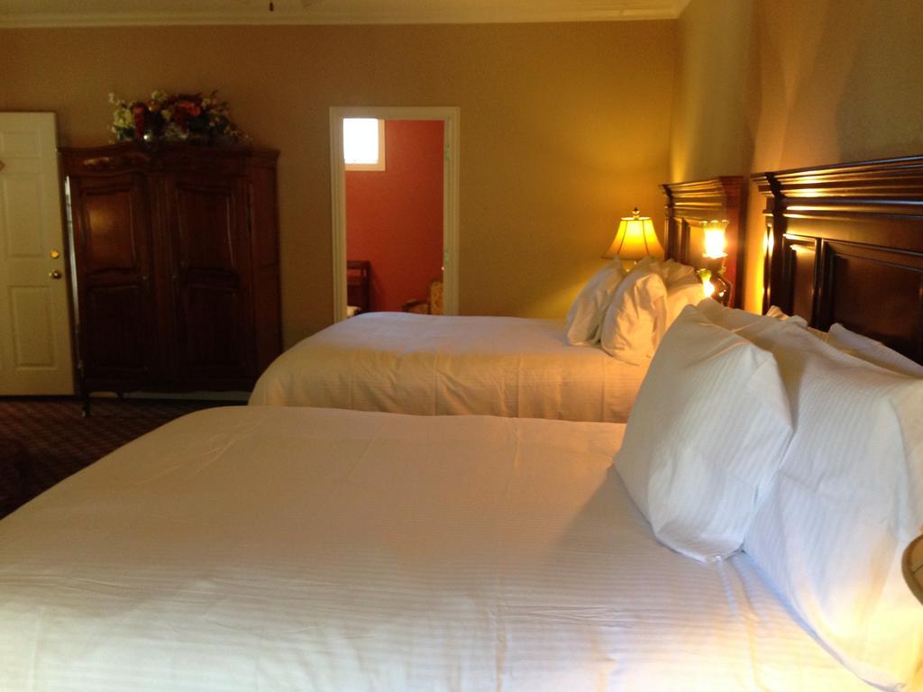 The Sanford House Inn & Spa Arlington Exteriör bild